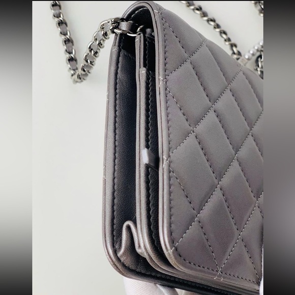 Rare Chanel Silver Lambskin Quilted Pearl Wallet On Chain WOC Crossbody - Picture 6 of 11